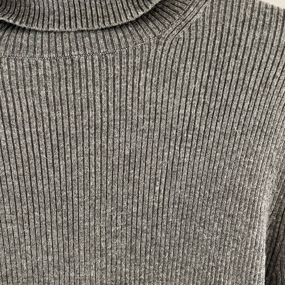 Express turtleneck - Picture 2 of 3